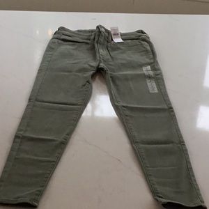 NWT American Eagle hi rise jegging. Olive. Sz. 6